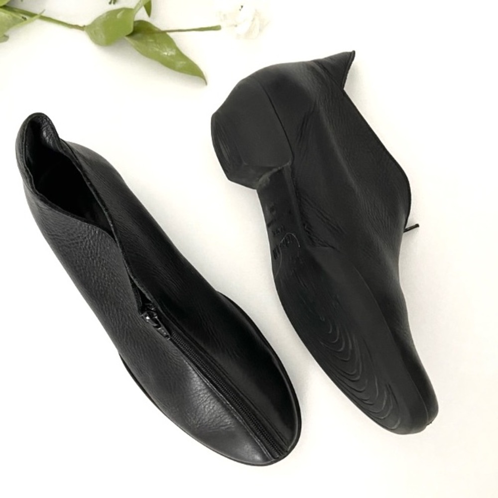 Arche LN Latex black zipper booties size 38 1/2